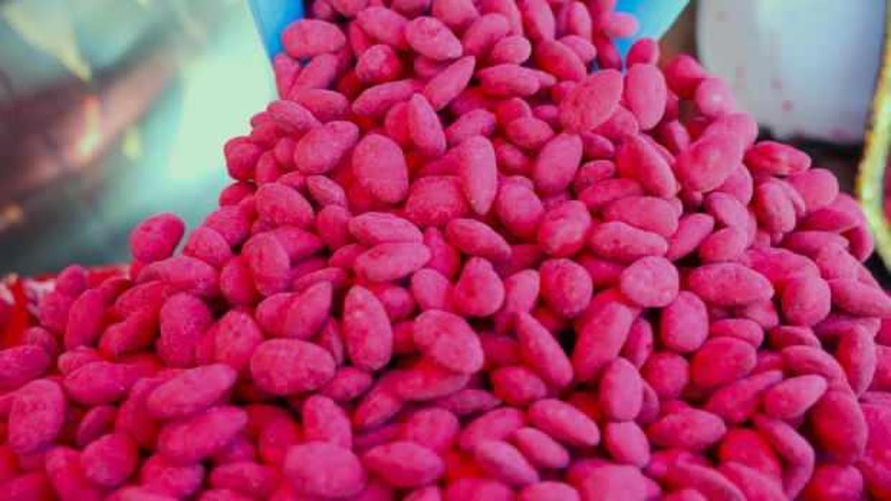 Türkiye’de sadece Elazığ’da üretiliyor! 'Vişneli badem şekeri'