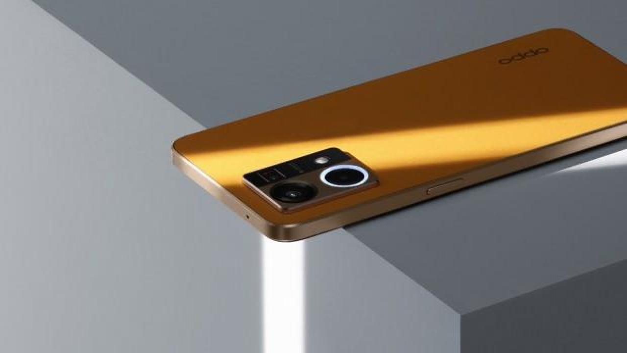 Türkiye'de satışları başlayan OPPO Reno 7 göz alıcı tasarımıyla göz kamaştırıyor