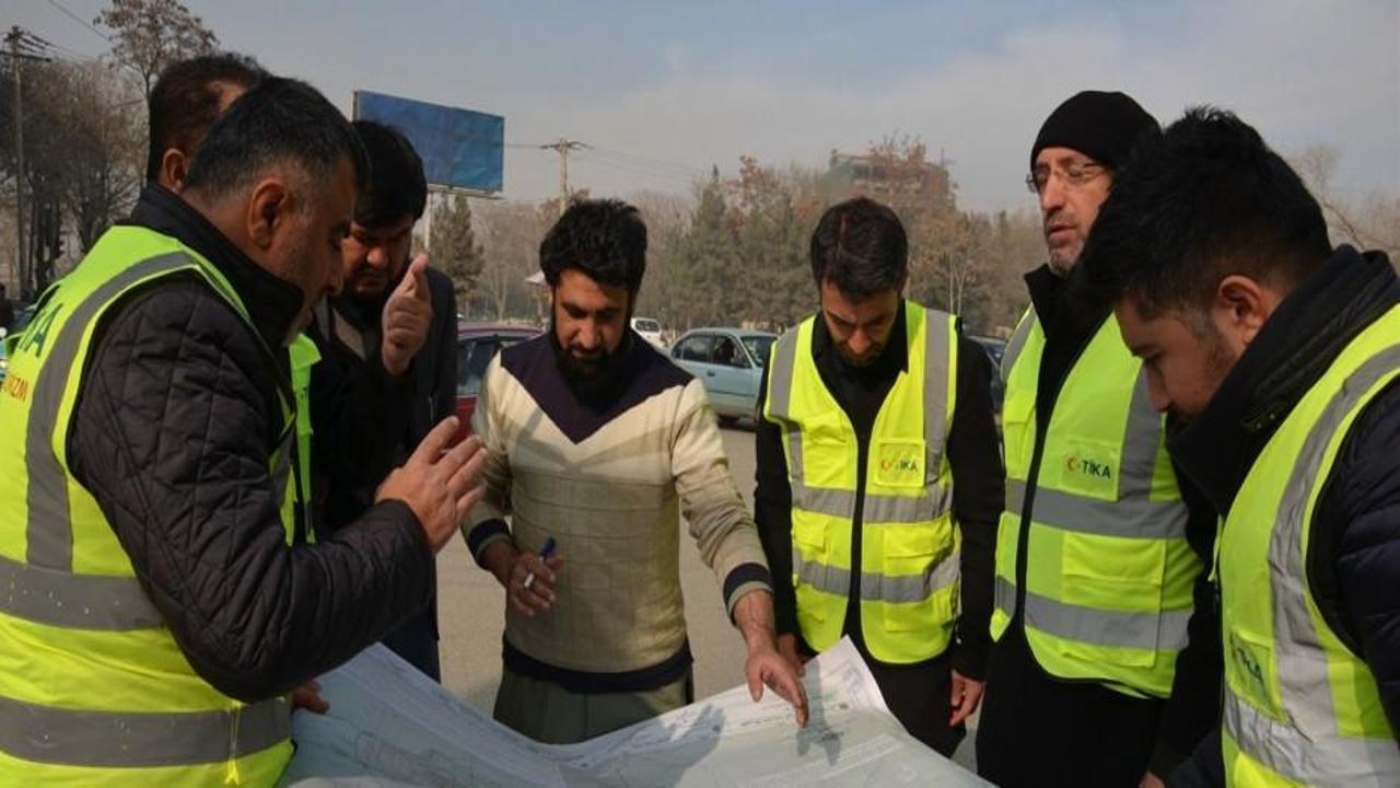 Türkiye'ye yardım çağrısı! Başkentleri için metrobüs istediler