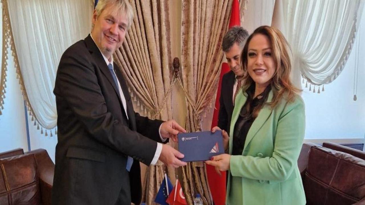 Türkleri ülkesine davet edip 'hazırız' dedi: Elverişli bir ortam sunuyoruz