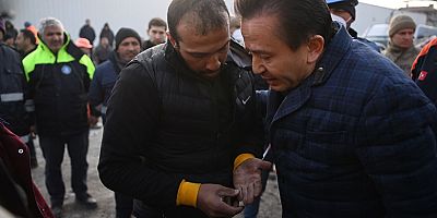TUZLA BELEDİYE BAŞKANI DR. ŞADİ YAZICI’DAN DEPREMZEDELERE 7 MİLYON TÜRK LİRASI BAĞIŞ