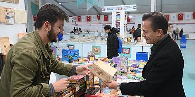 TUZLA BELEDİYESİ 5’İNCİ KİTAP FUARI SEZAİ KARAKOÇ ANISINA BAŞLADI
