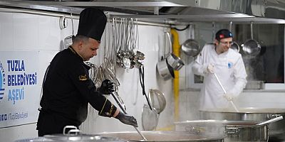 Tuzla Belediyesi’nden Her Gün 2 Bin Kişiye Sıcak Yemek Desteği