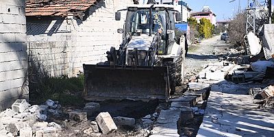 TUZLA BELEDİYESİ’NDEN KIRSAL KESİMLERDEKİ EVLERE SU DESTEĞİ