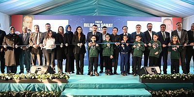 Tuzla Bilim Merkezi, genç zekâları bilim ve sanatla buluşturuyor