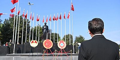 TUZLA’DA 30 AĞUSTOS ZAFER BAYRAMI’NDA ÇELENK SUNMA TÖRENİ DÜZENLENDİ