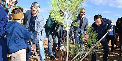 TUZLA’DA MİLLİ AĞAÇLANDIRMA GÜNÜ’NDE ŞEHİT VE GAZİLER İÇİN AĞAÇ DİKİLDİ