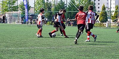 TUZLA’DA U-11 FUTBOL TURNUVASI DÜZENLENDİ