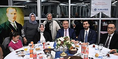 Tuzla Kaymakamı ve Belediye Başkanı, İftar Programında Personelle Buluştu