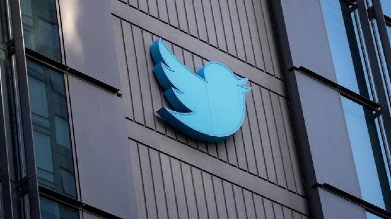 Twitter, ABD'li Senatör Mike Lee'nin hesabını askıya aldı