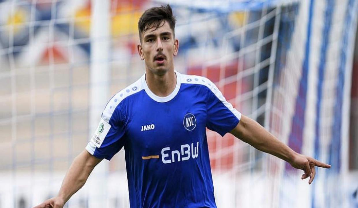 Üç büyükler gözünü gurbetçi gençlere dikti