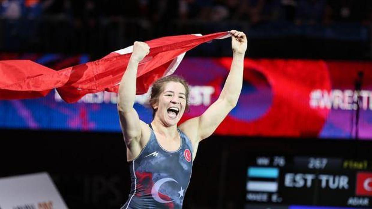 Üç milli güreşçi, Avrupa Şampiyonası'nda finale yükseldi