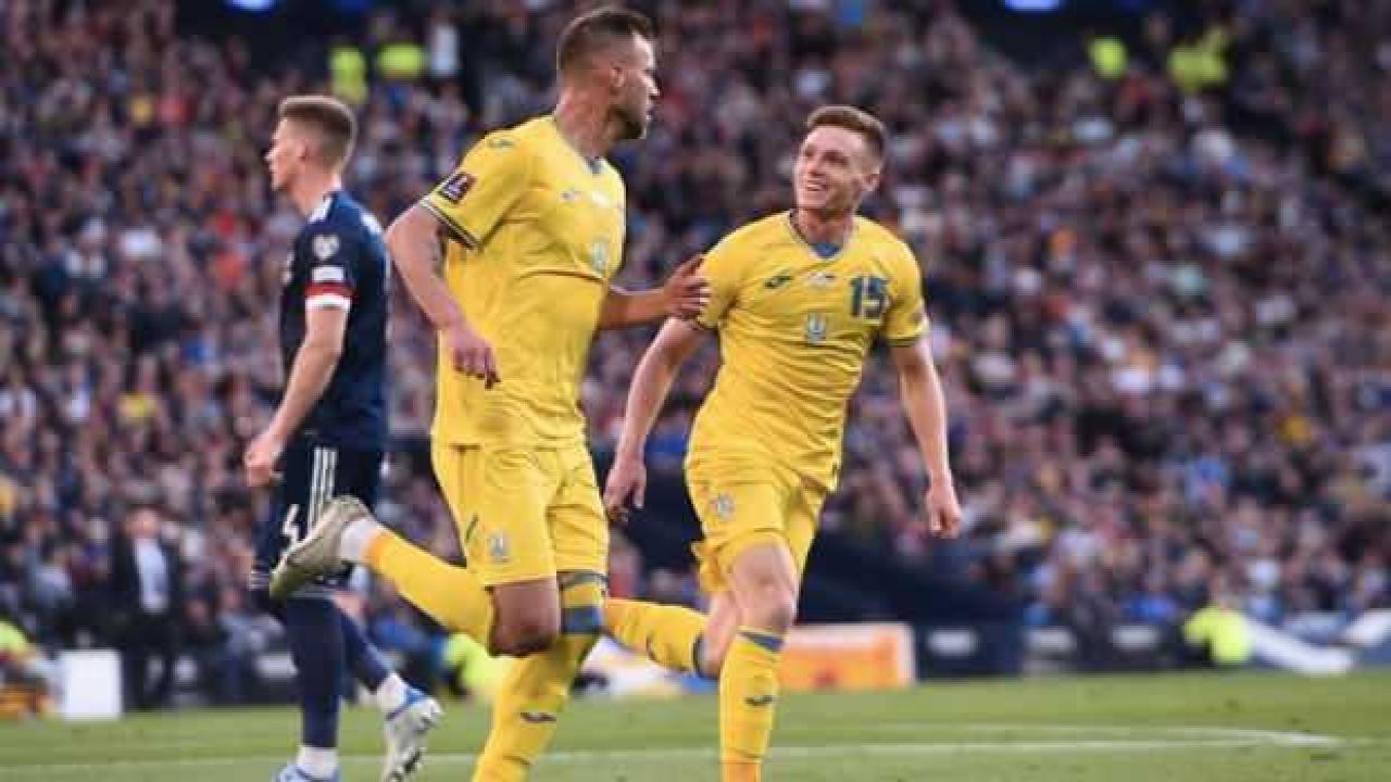 Ukrayna final biletini 3 golle aldı!