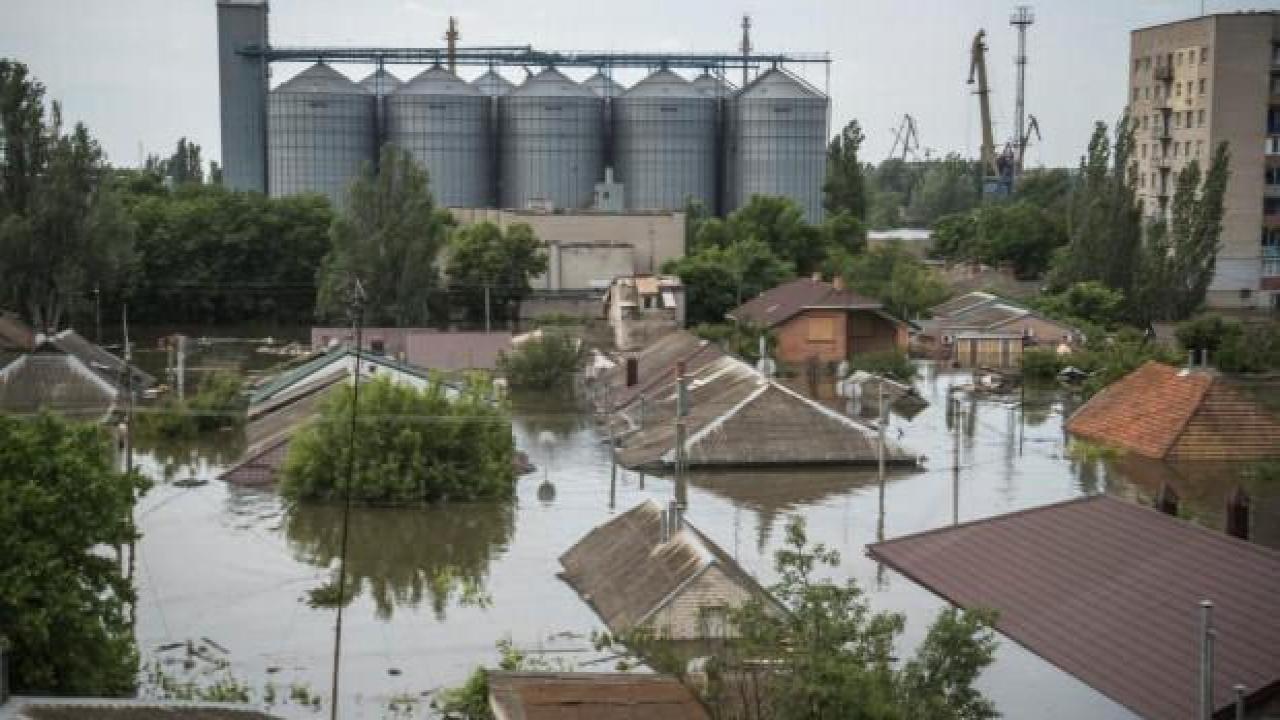 Ukrayna: Kahovka Barajı'nın vurulması sonucu meydana gelen selde 6 kişi öldü