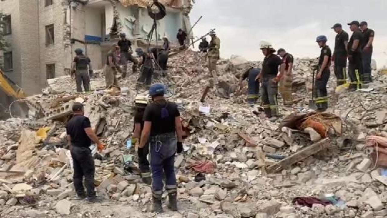 Ukrayna'ya roket saldırısı: 15 ölü, 6 yaralı!