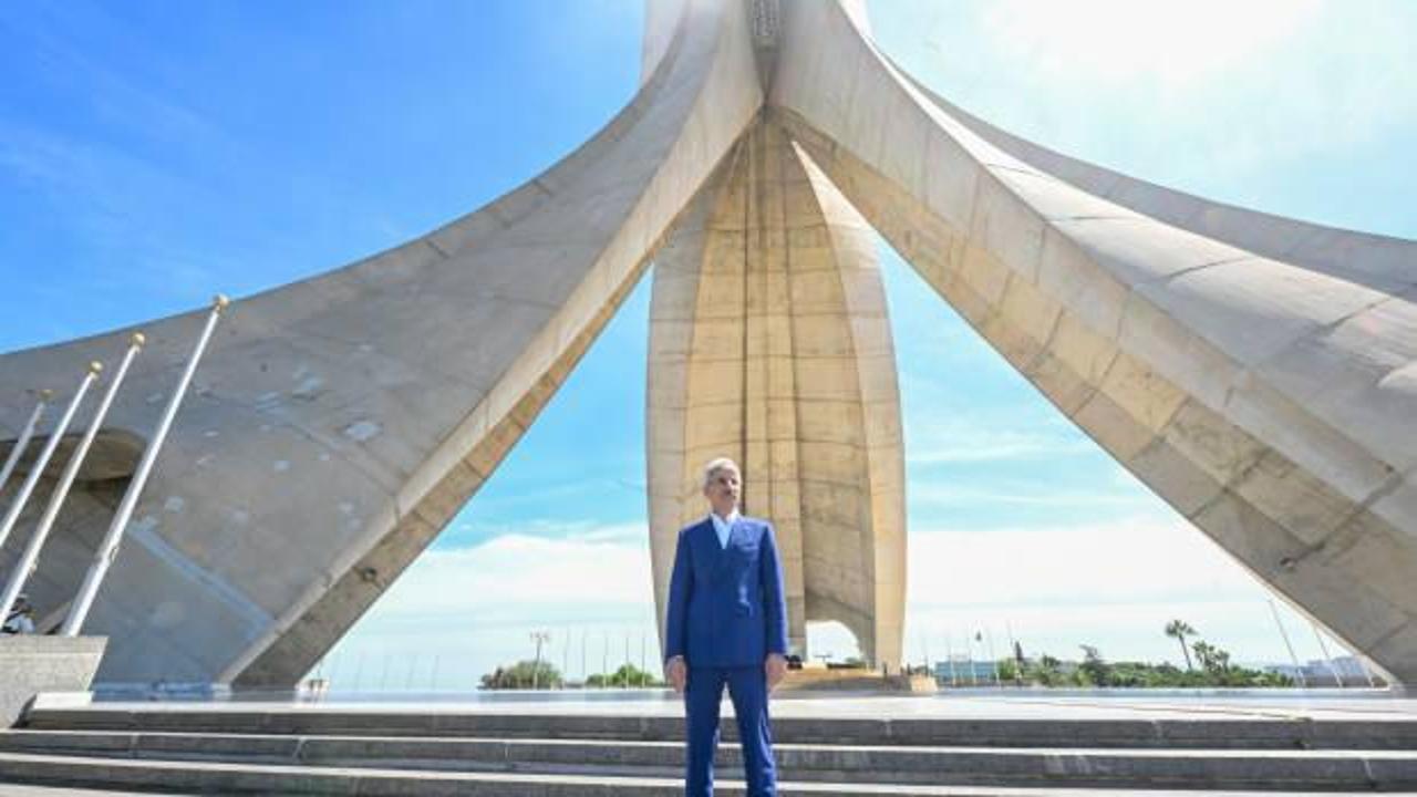 Ulaştırma ve Altyapı Bakanı Uraloğlu, Cezayir'in sembol mekanlarını ziyaret etti