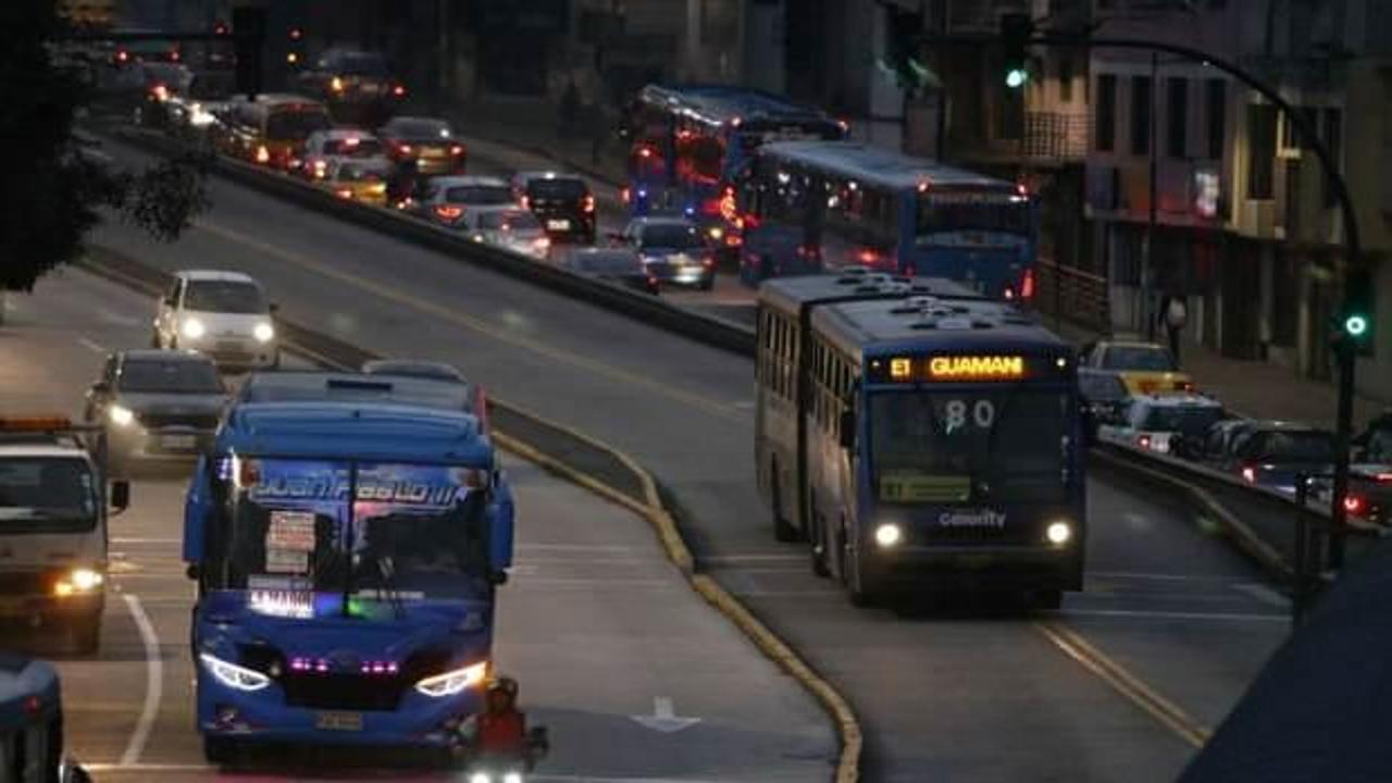 Ülke karanlığa gömüldü! 18 milyon kişi elektriksiz kaldı