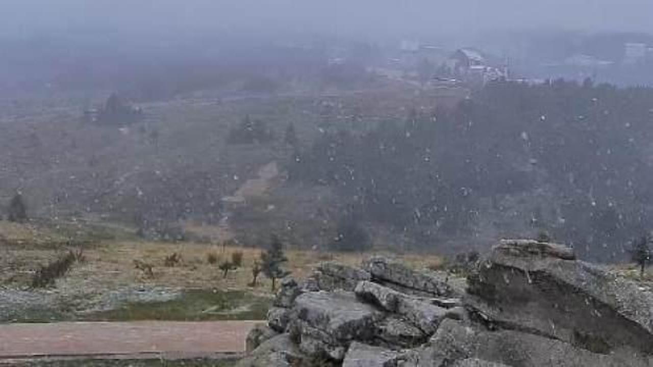 Uludağ'a mevsimin ilk karı yağdı