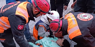 ÜMRANİYE BELEDİYESİ ARAMA KURTARMA EKİPLERİ 22 CAN KURTARDI