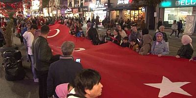 Ümraniye’de Cumhuriyet Bayramı Fener Alayı’yla Kutlandı