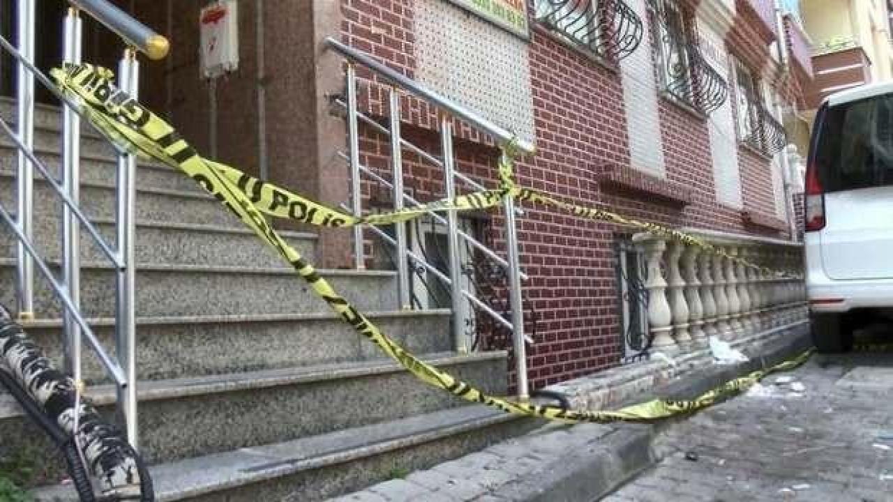 Ümraniye'de tapu yüzünden tartıştığı eşini bıçakla öldürdü