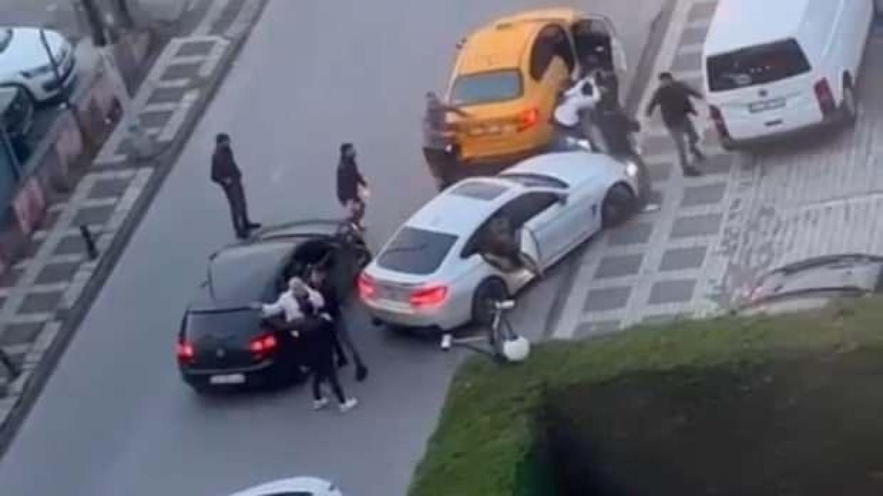 Ümraniye'de trafikte yumruk yumruğa kavga!