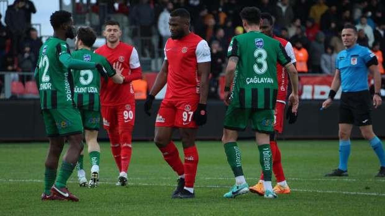 Ümraniyespor ile Sakaryaspor puanları paylaştı