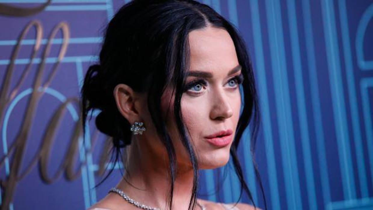Ünlü şarkıcı Katy Perry’e İspanya’da inceleme şoku
