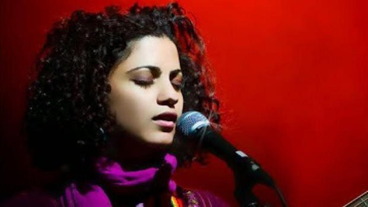 Ünlü şarkıcıdan alkış alan Filistin kararı