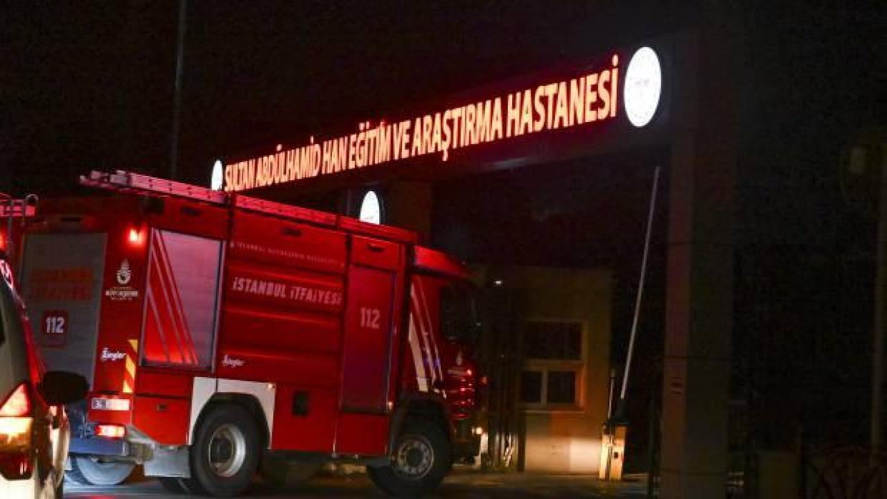 Üsküdar'da hastanede çıkan yangına müdahale ediliyor