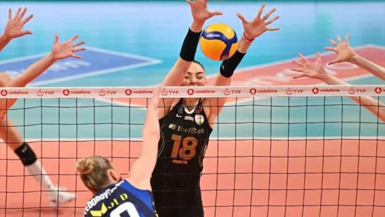 VakıfBank, Fenerbahçe'ye şans tanımadı! Seride öne geçtiler
