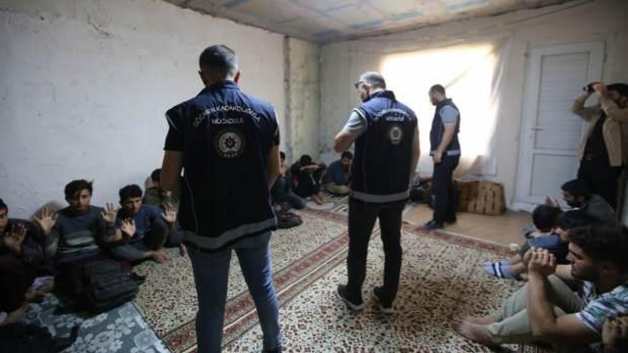 Van'da 20 düzensiz göçmen yakalandı