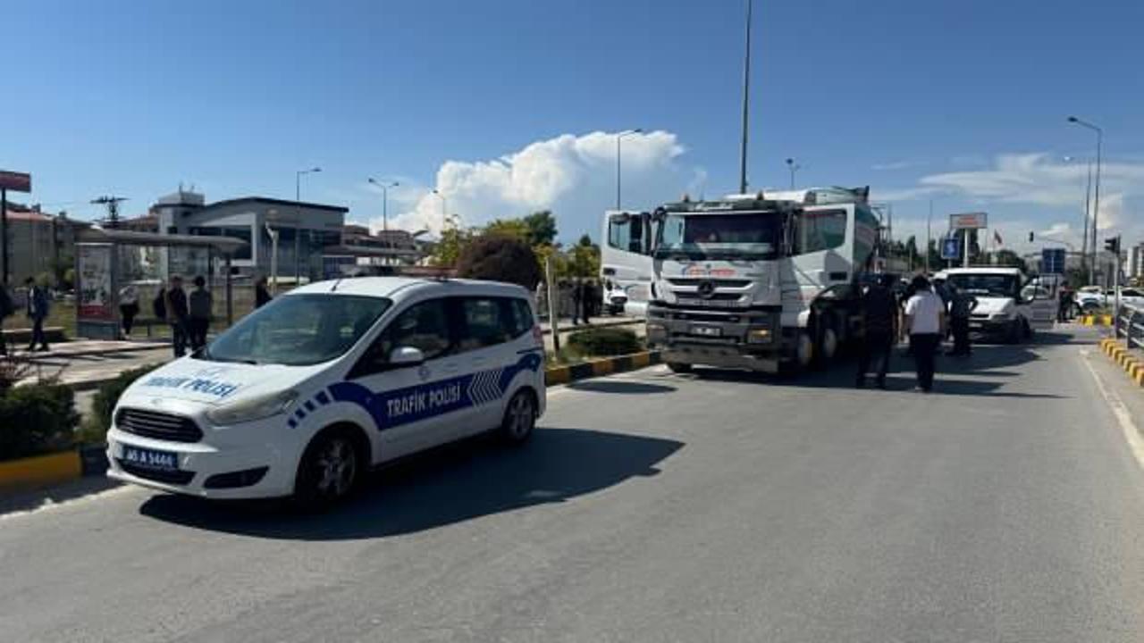 Van'da meton mikserinin çarptığı bisiklet sürücüsü hayatını kaybetti