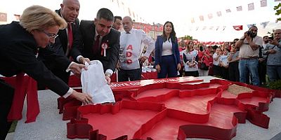 Vatan Topraklarıyla Türkiye'nin 100. Yıl Anıtı Oluşturuldu