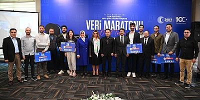 Veri Maratonu adlı Akıllı Şehir yazılım yarışması ödül töreni Tuzla'da düzenlendi