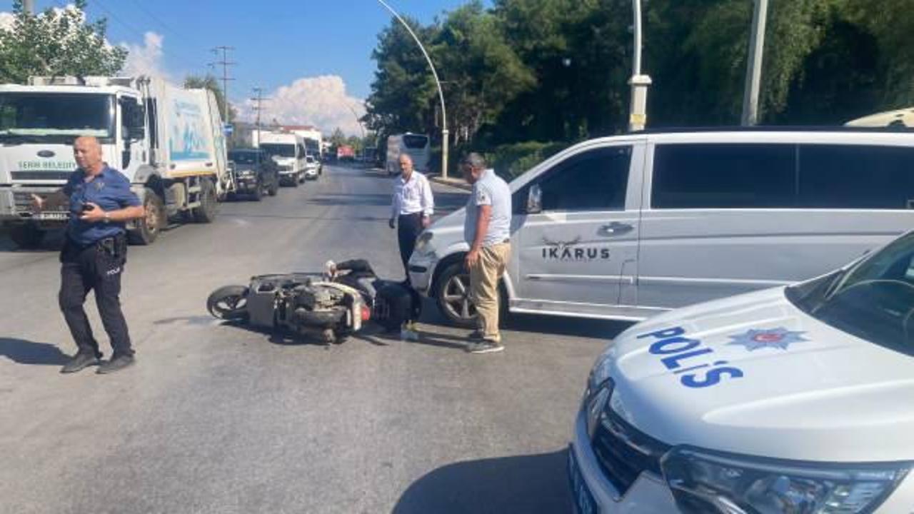 VİP araçla motosiklet çarpıştı, 1 yaralı