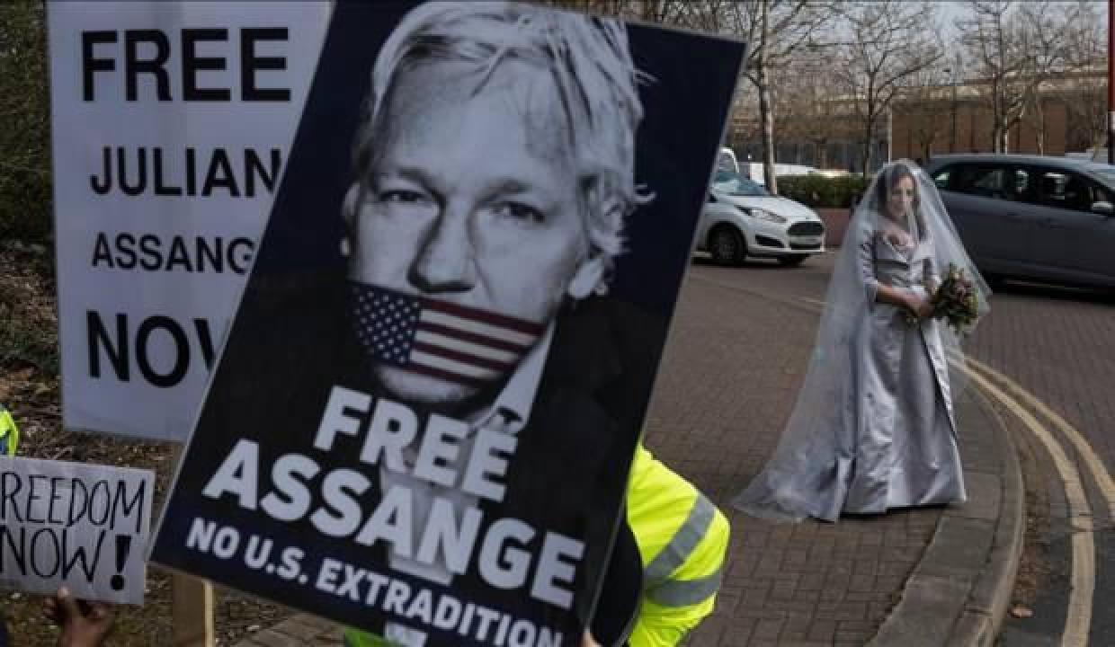 WikiLeaks'in kurucusu Assange hapishanede evlendi