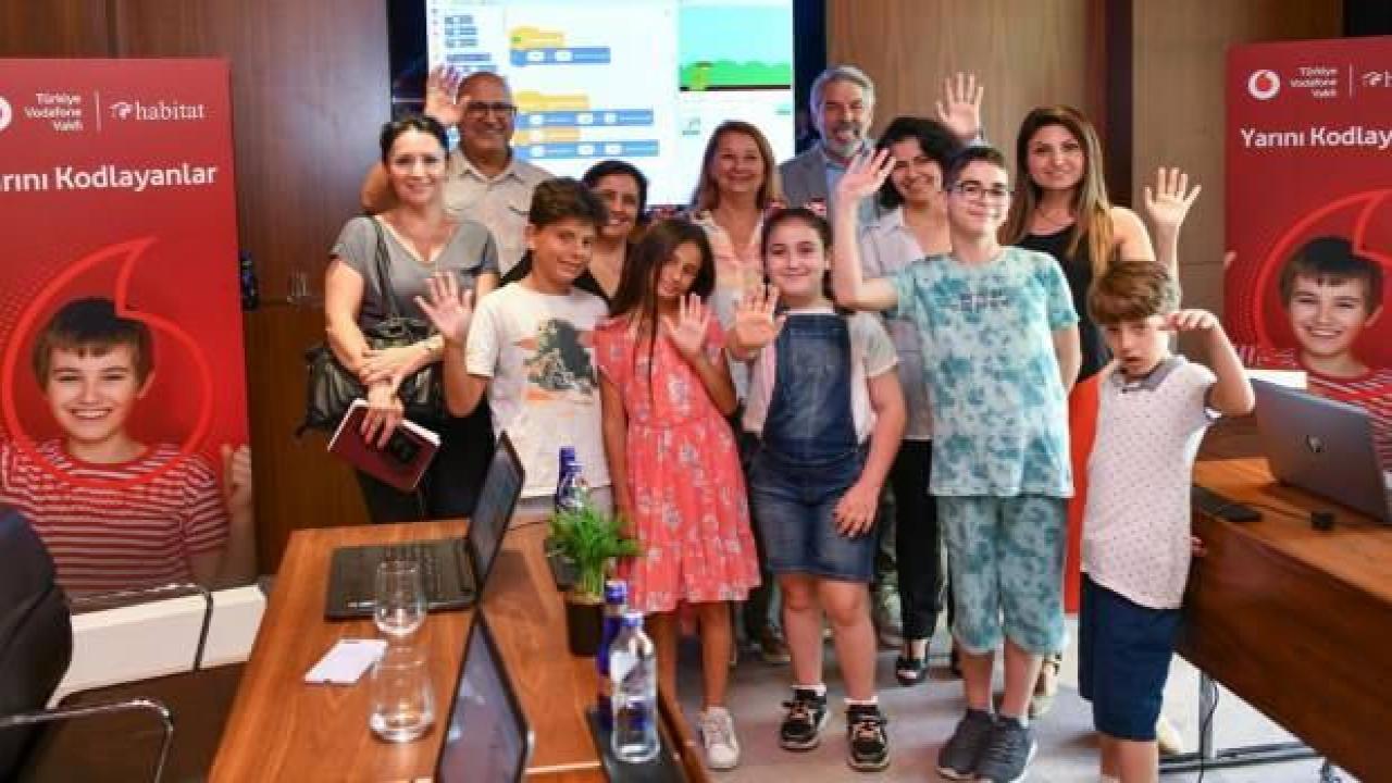 “YARINI KODLAYANLAR” projesiyle gençlerin akıllı şehir fikirleri ödül kazandı