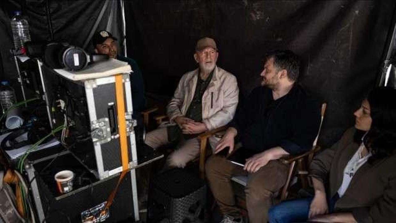 Yazar Mustafa Kutlu 'Rüzgarlı Pazar' dizi setini ziyaret etti