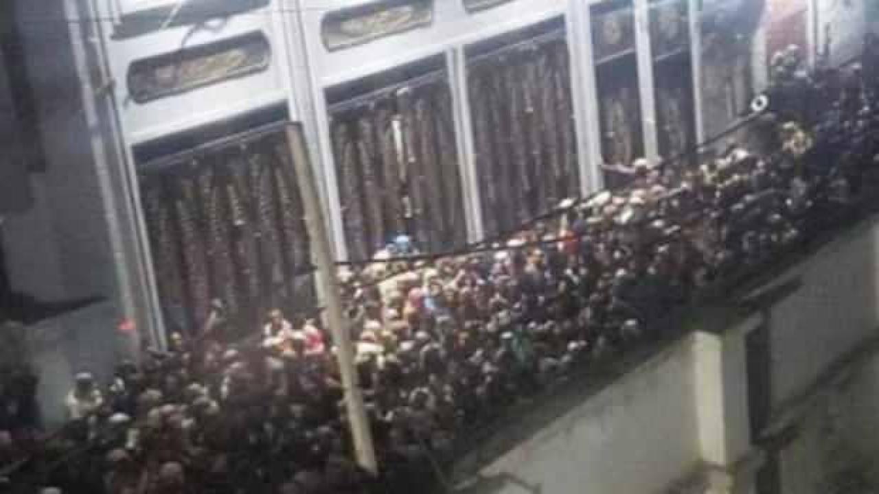 Yemen'in Sana kentinde yardım dağıtımındaki izdihamda onlarca kişi öldü