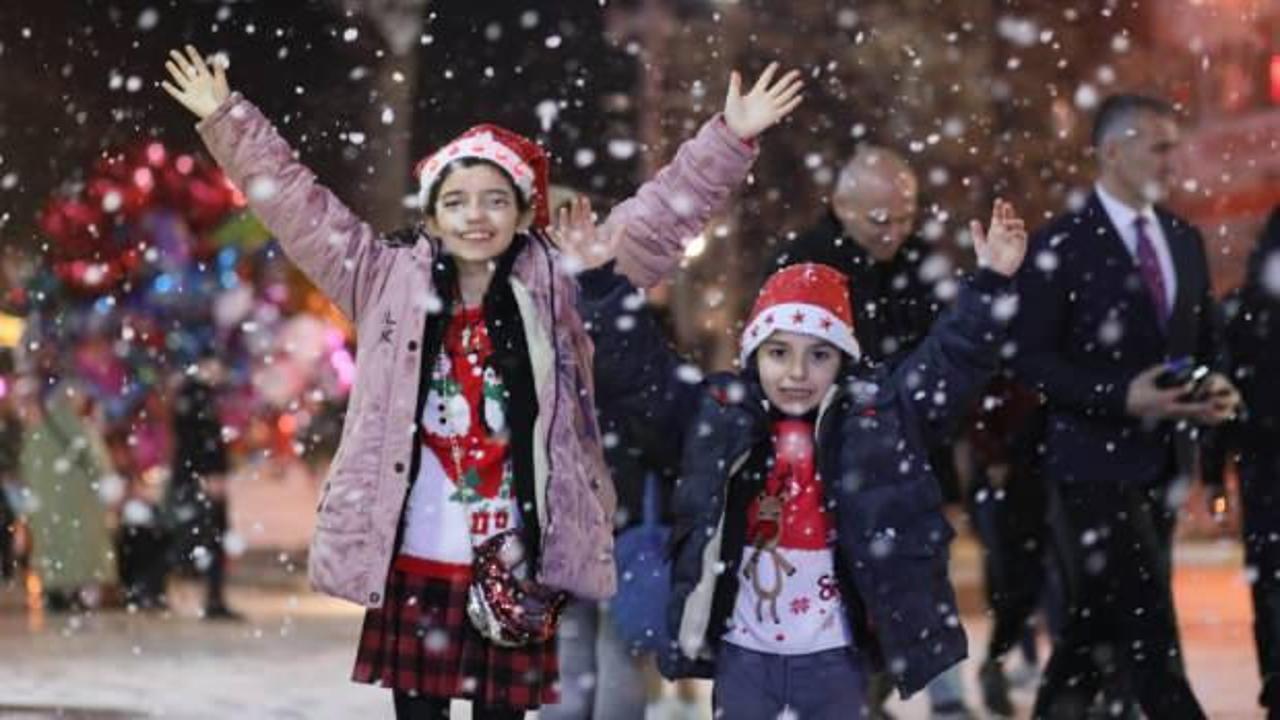 Yeni yıla saatler kala Aydın’a kar yağdı