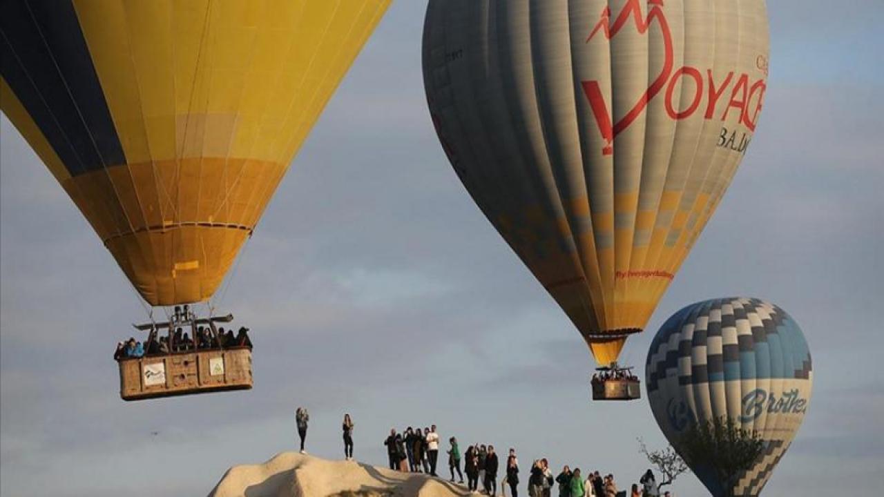 Yerli turistler bayram tatili için Kapadokya'ya koştu