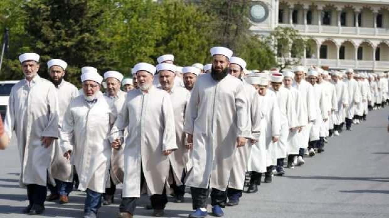 Yeşil Cami Kuran Kursu'ndaki 393 hafız, icazetle taçlandı