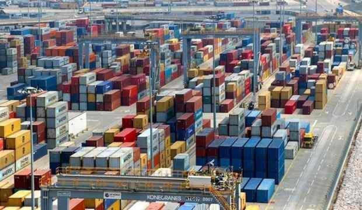 Yılın ilk ayında 2,4 milyar dolar ihracat