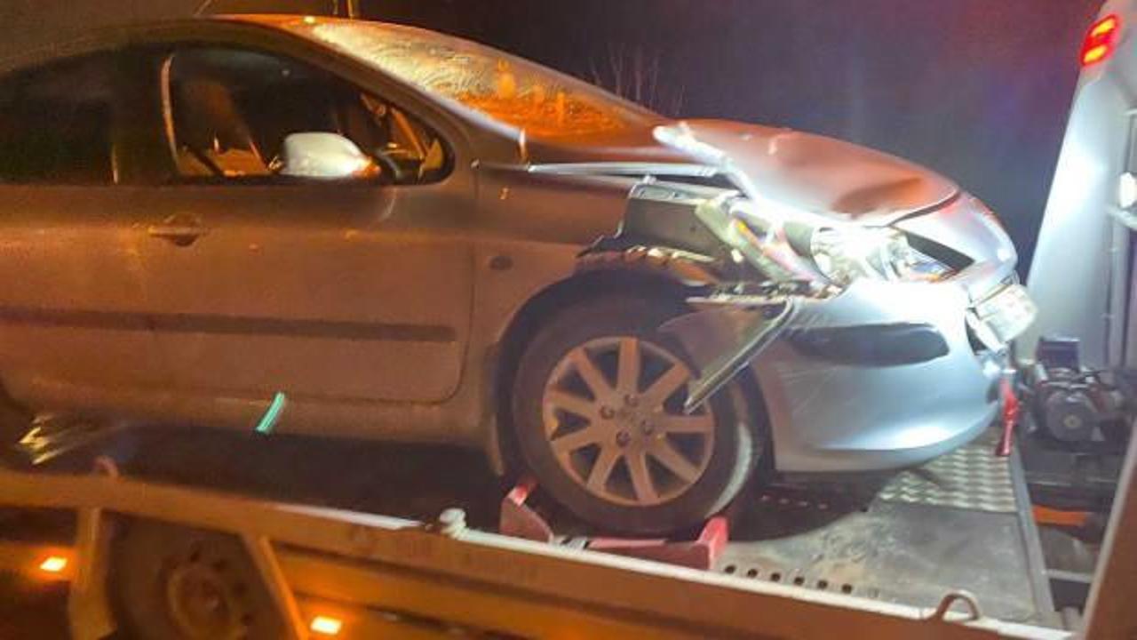 Yol kenarında bekleyen yaya, otomobilin çarpmasıyla öldü