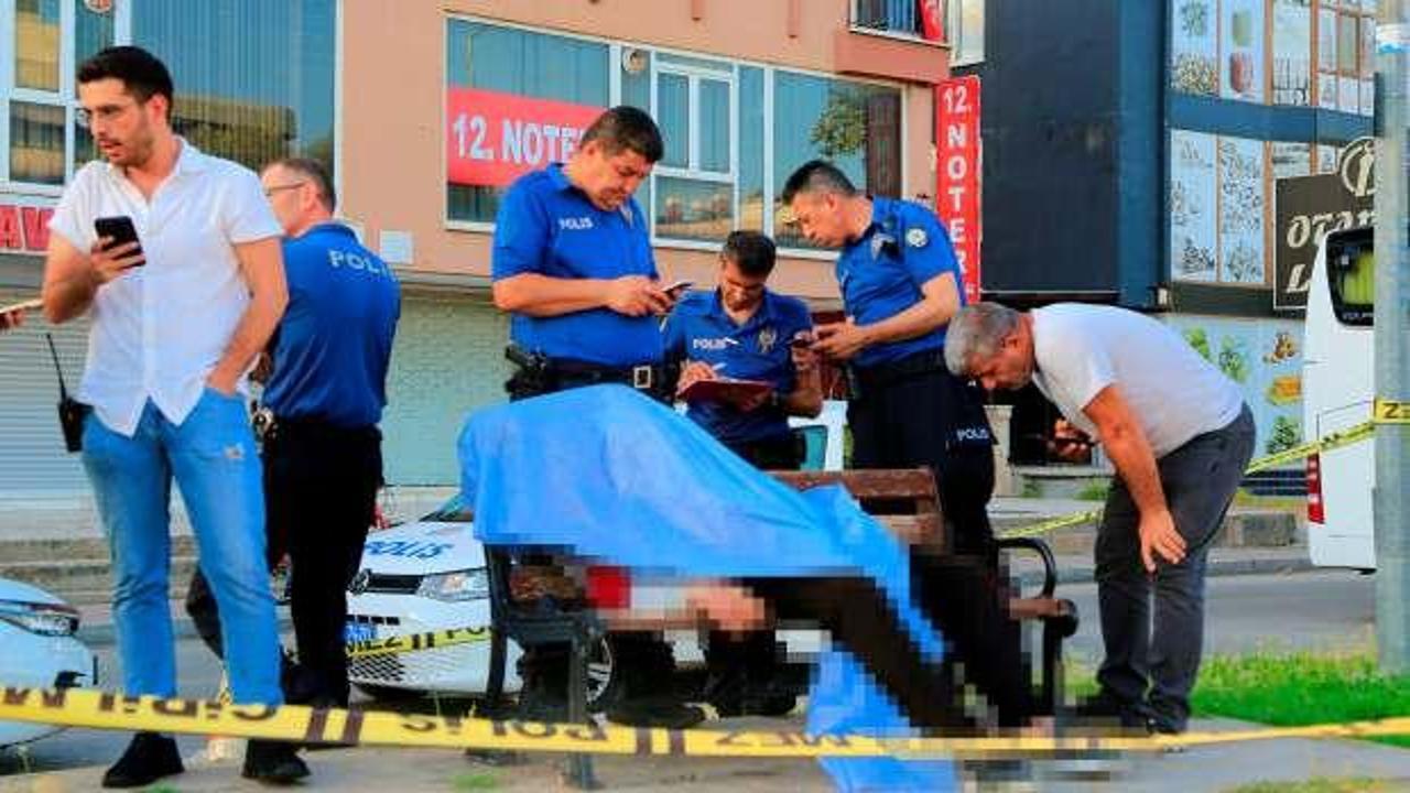 Yol kenarındaki bankta ölü bulundu