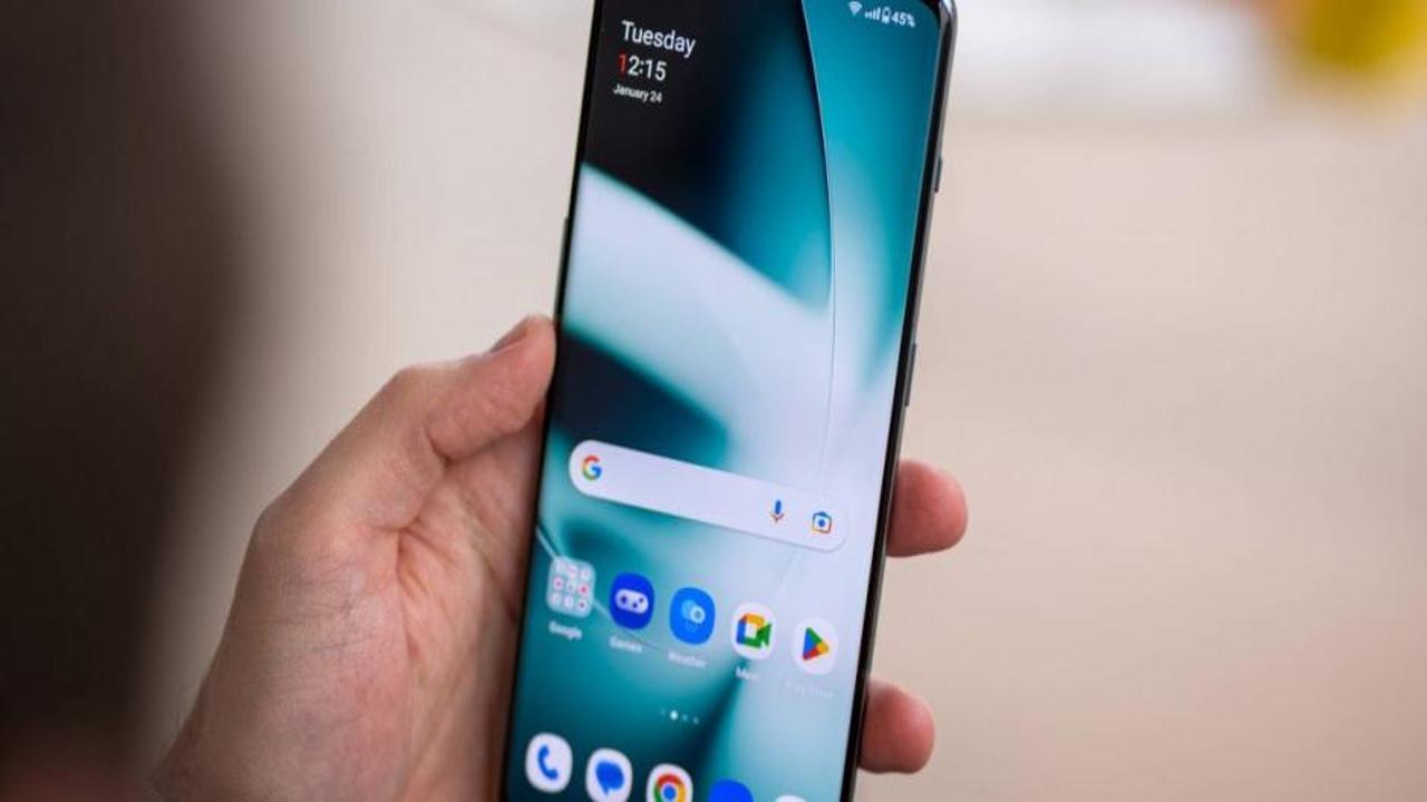 Yurtdışından cep telefonu getirenler dikkat: 2025 yılı için IMEI Kayıt Ücreti belli oldu!
