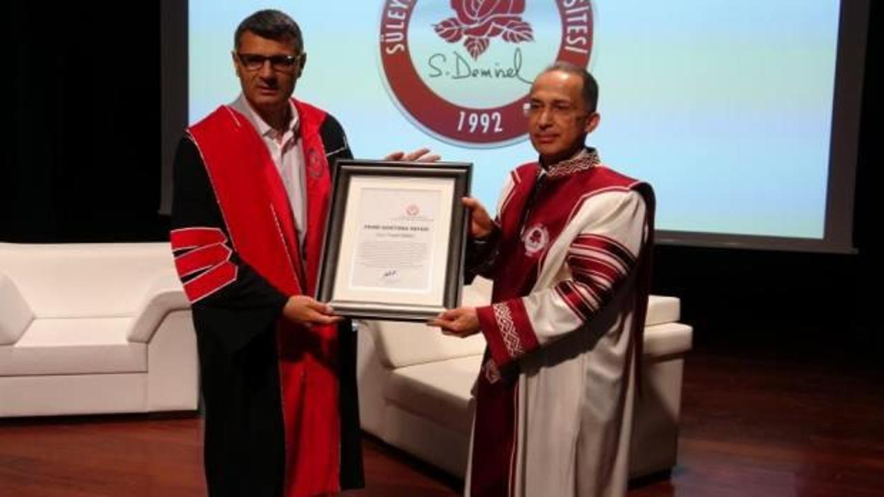Yusuf Dikeç'e fahri doktora payesi!