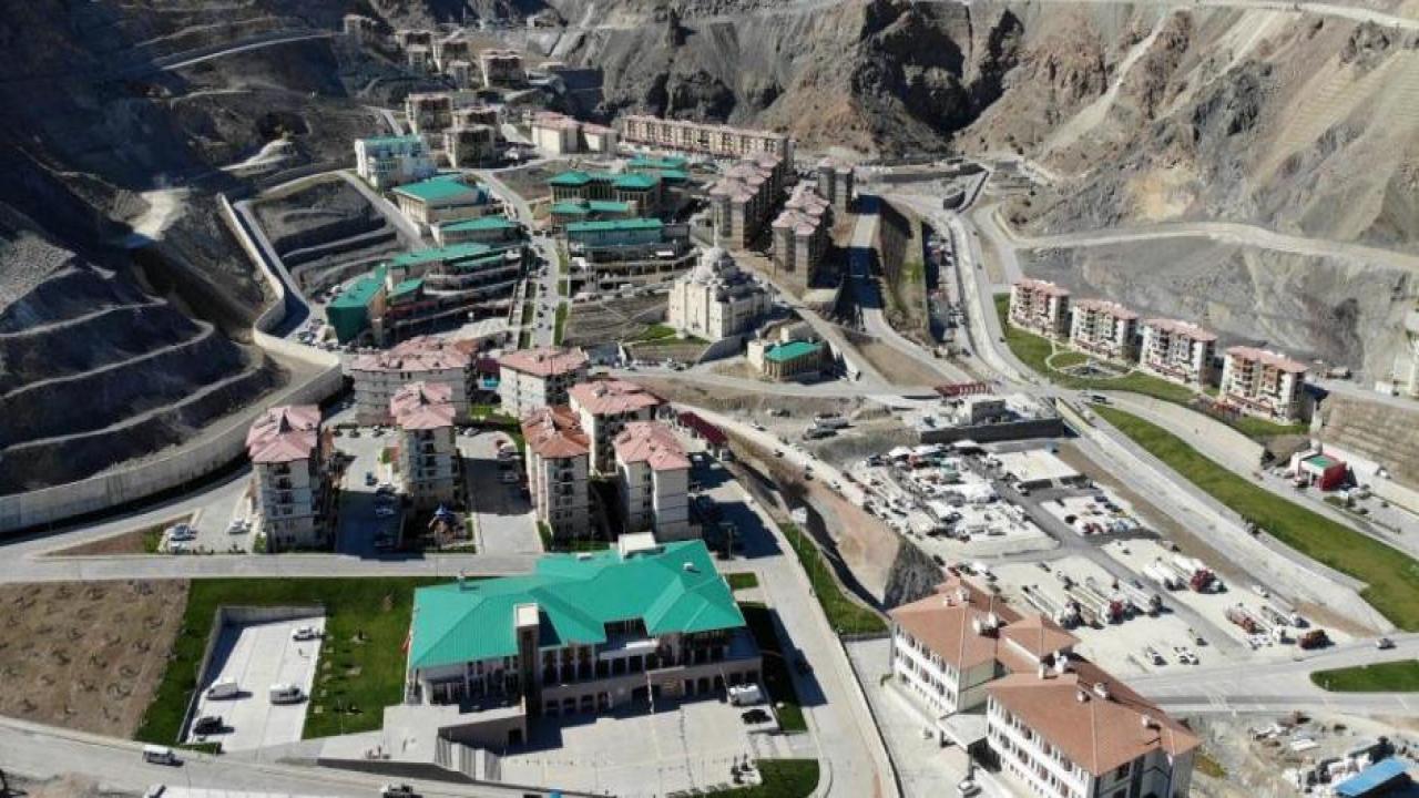 Yusufeli'nde vatandaşlar yeni ilçeye alışmaya çalışıyor