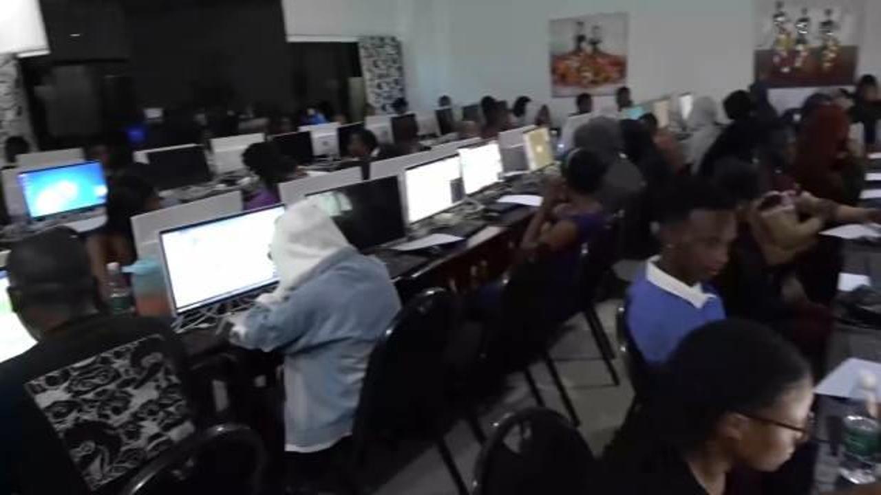 Zambiya’da internet dolandırıcılığı baskını: 77 gözaltı